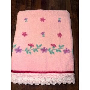 Vintage Dundee Pink Floral Bath Towel Lace Trim Cotton Blend Made in USA Retro
